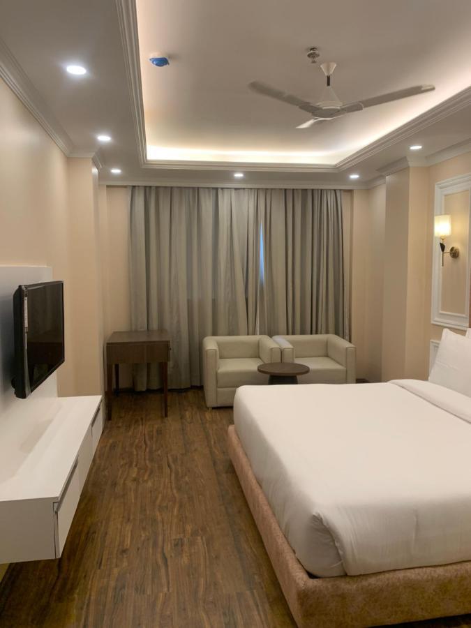 Claret Inn & Suite Далхаузи Экстерьер фото