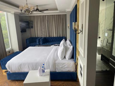 Claret Inn & Suite Далхаузи Экстерьер фото
